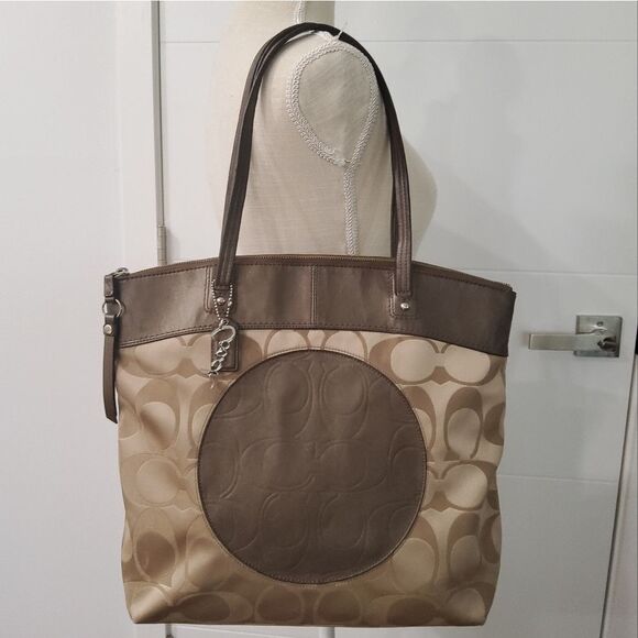 Coach Laura Tote Tan Brown Shoulder Bag - Picture 1 of 13